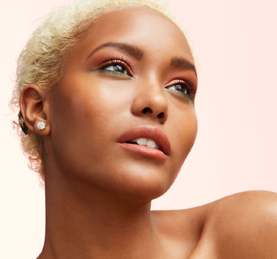 M·A·C Momentum beauty content